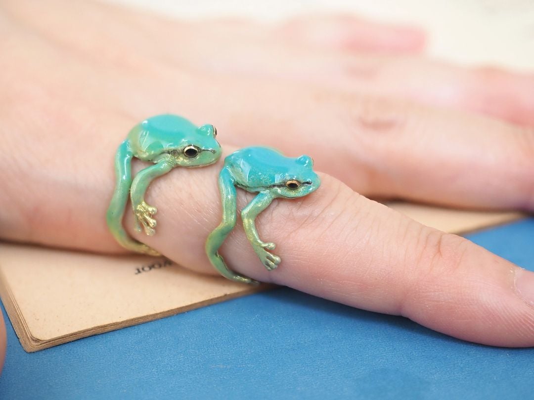アマガエルのリングとイヤリング