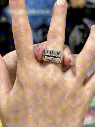 1 つ買うと 1 つ無料 - 「FUCK」と「LOVE」のリングを回して楽しむ