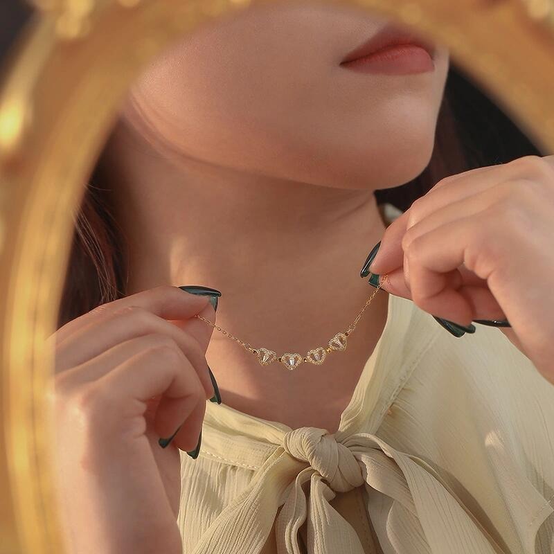 四つ葉のクローバー ネックレス – 幸運と愛の象徴