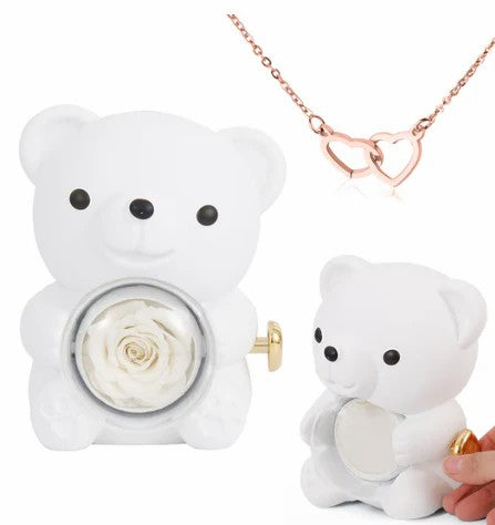 クマと永遠の薔薇が刻印されたハートのネックレス