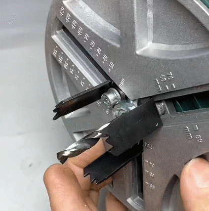 調整可能なホールソー