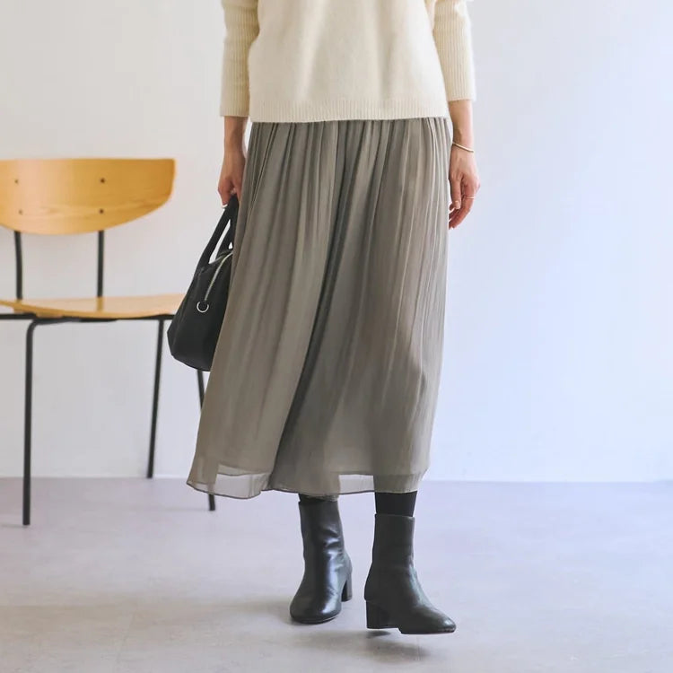 シフォン・プリーツ・ワイドパンツ（キュロット）。オートクチュール級の柔らかなチュール素材を使用し、シワになりにくく、透け感もゼロ
