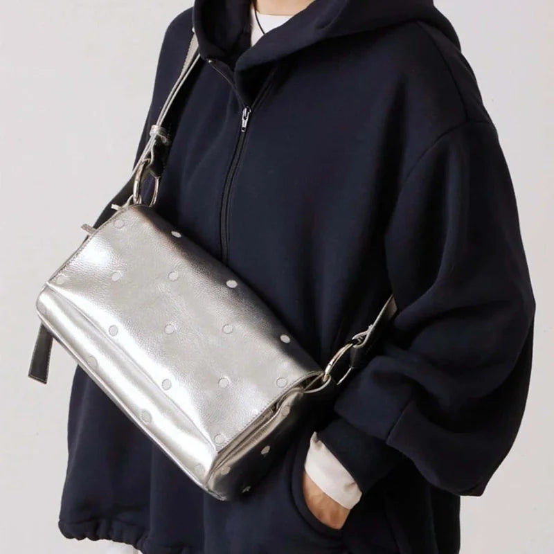 【セレブスタイル】多機能で広々としたショルダーバッグ
